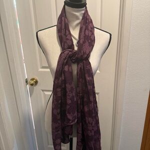Good Conditon | Rare! Original VELA x Nominal Berry Mosaic Modal Scarf/Hijab